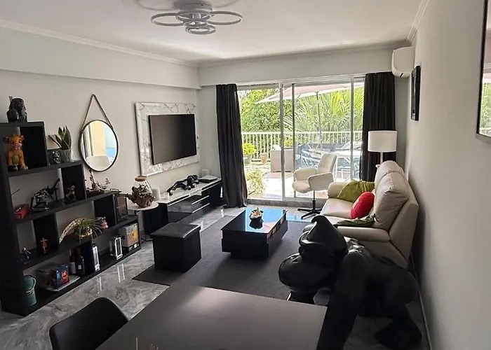 Modern With Sunny Terrace شقة *
