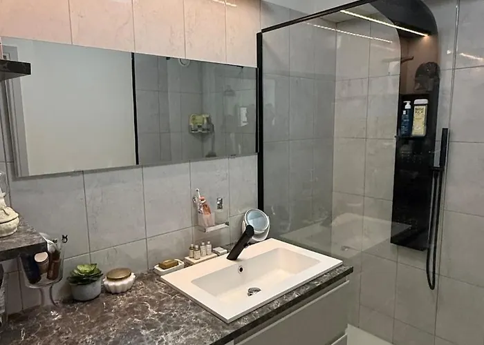 Modern With Sunny Terrace نيس