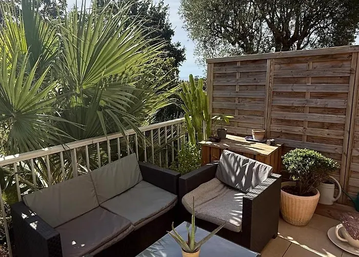 Modern With Sunny Terrace شقة *