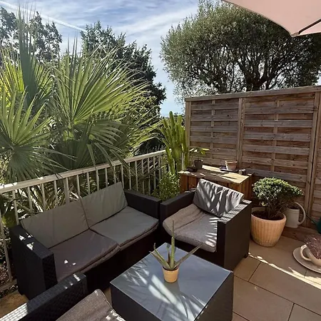 Modern With Sunny Terrace Appartement *